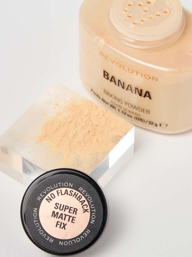 REVOLUTION BEAUTY Loose Baking Powder